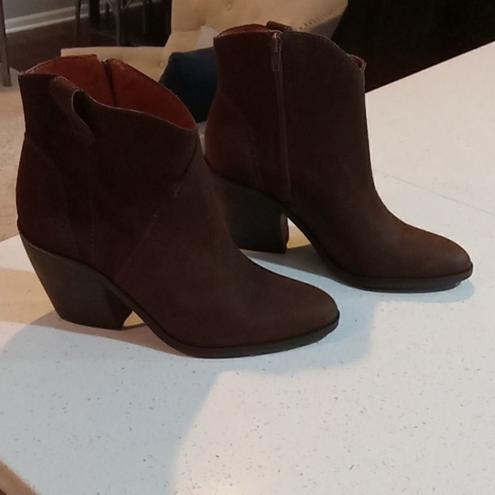 Lucky Brand Loxona dark brown suede leather side zip ankle bootie size 6.5 NWT - Picture 4 of 8
